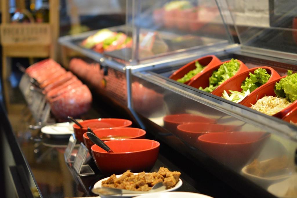 Luminor Hotel Jemursari By Wh With The Best Breakfast In Town And Located Near Surabaya Industrial Estate Rungkut Sier Zewnętrze zdjęcie